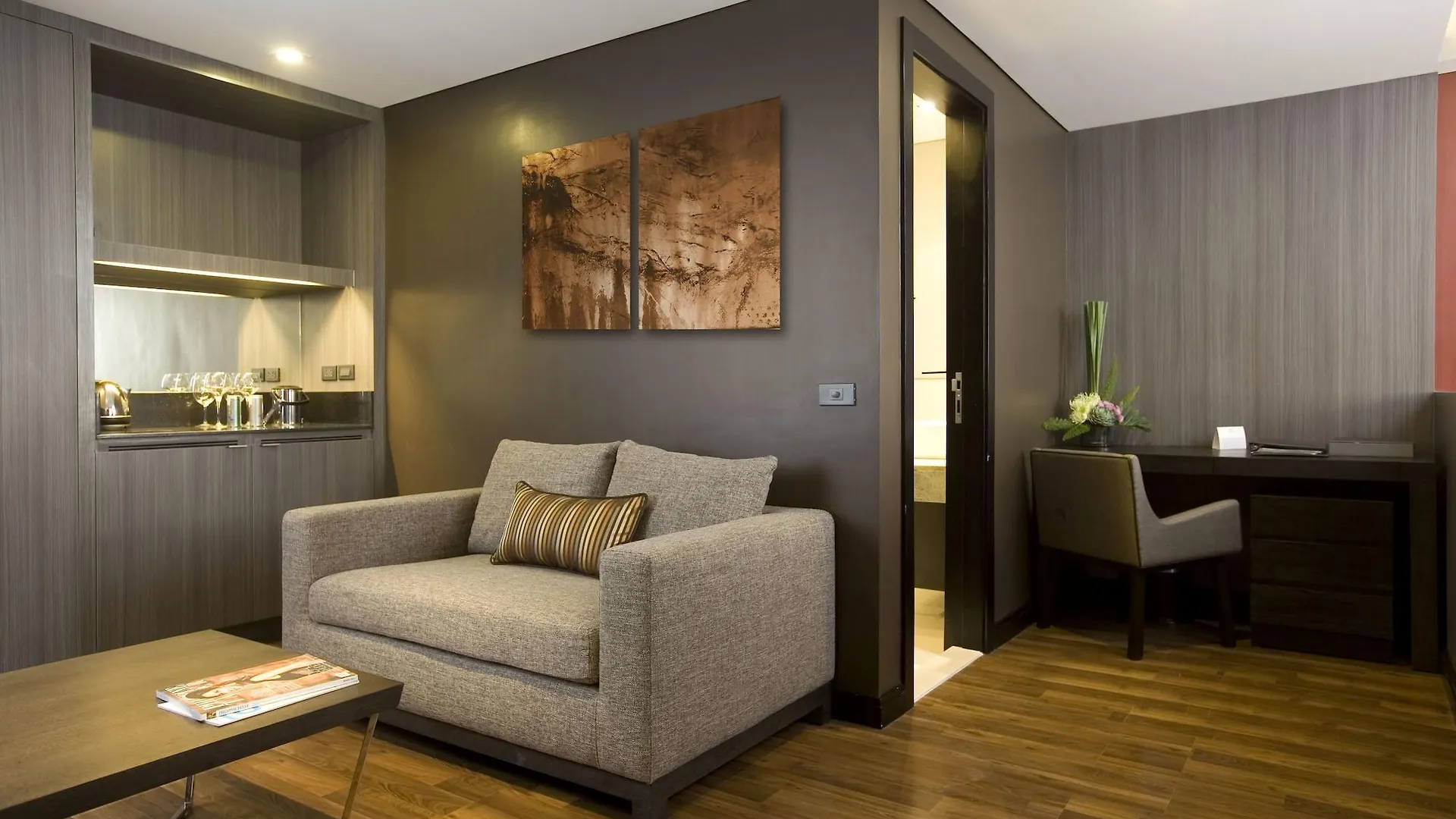 Hailey And Meagan'S Nook At F1 Hotel Manila Residential Suite At Bgc Near St Luke'S Taguig Philippinen