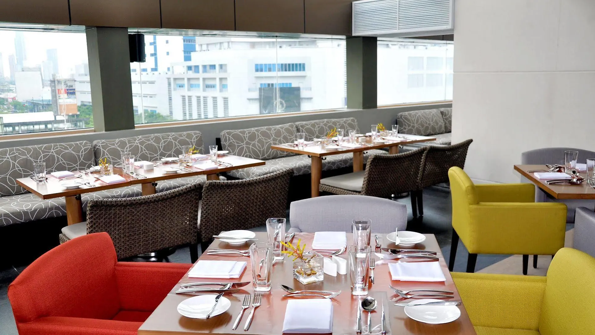 Aparthotel Hailey And Meagan'S Nook At F1 Hotel Manila Residential Suite At Bgc Near St Luke'S Taguig
